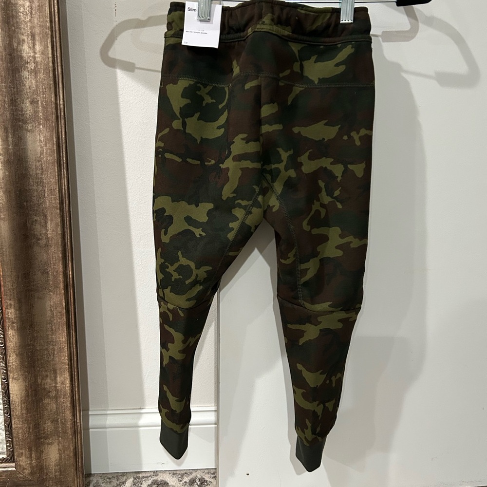 Nike tech camo jogger pants, new with tags! Youth XS - Picture 2 of 13